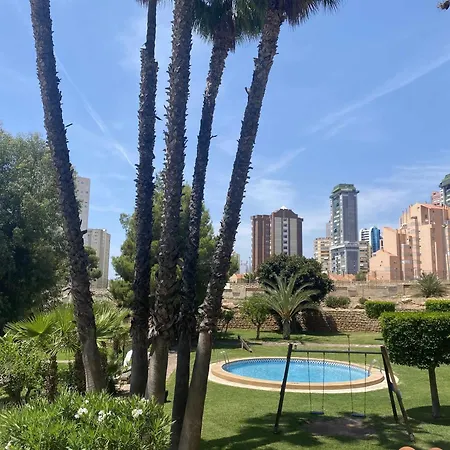 Precioso Piso De A 400 M De La Playa アパート ベニドルム